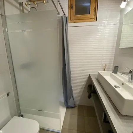 Daire 4 Pers. Renove, Proximite Pistes & Commerces, Balcon/terrasse, Parking Prive - Fr-1-733-98 *